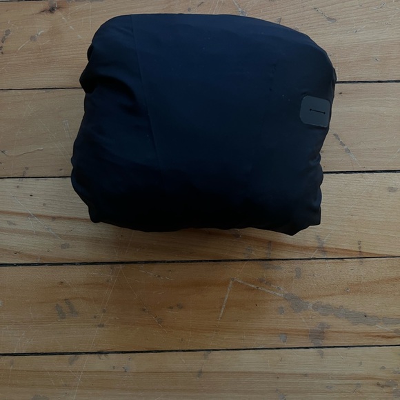 On Running Men's Weather Jacket - Picture 12 of 12